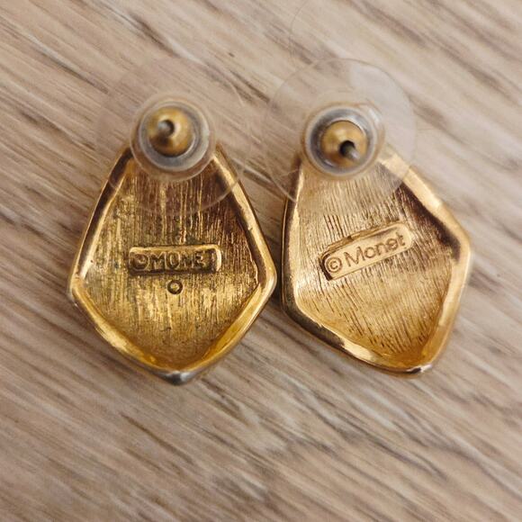 Vintage MONET Signed Black Enamel Gold Tone Pierced Earring - Picture 3 of 4